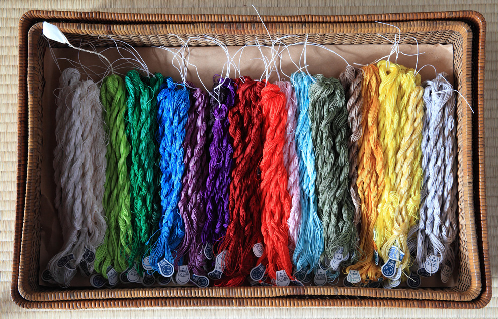 ニコニコ 絹糸